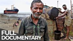 World’s Largest Ship Graveyard: Meet the Extreme Shipbreakers